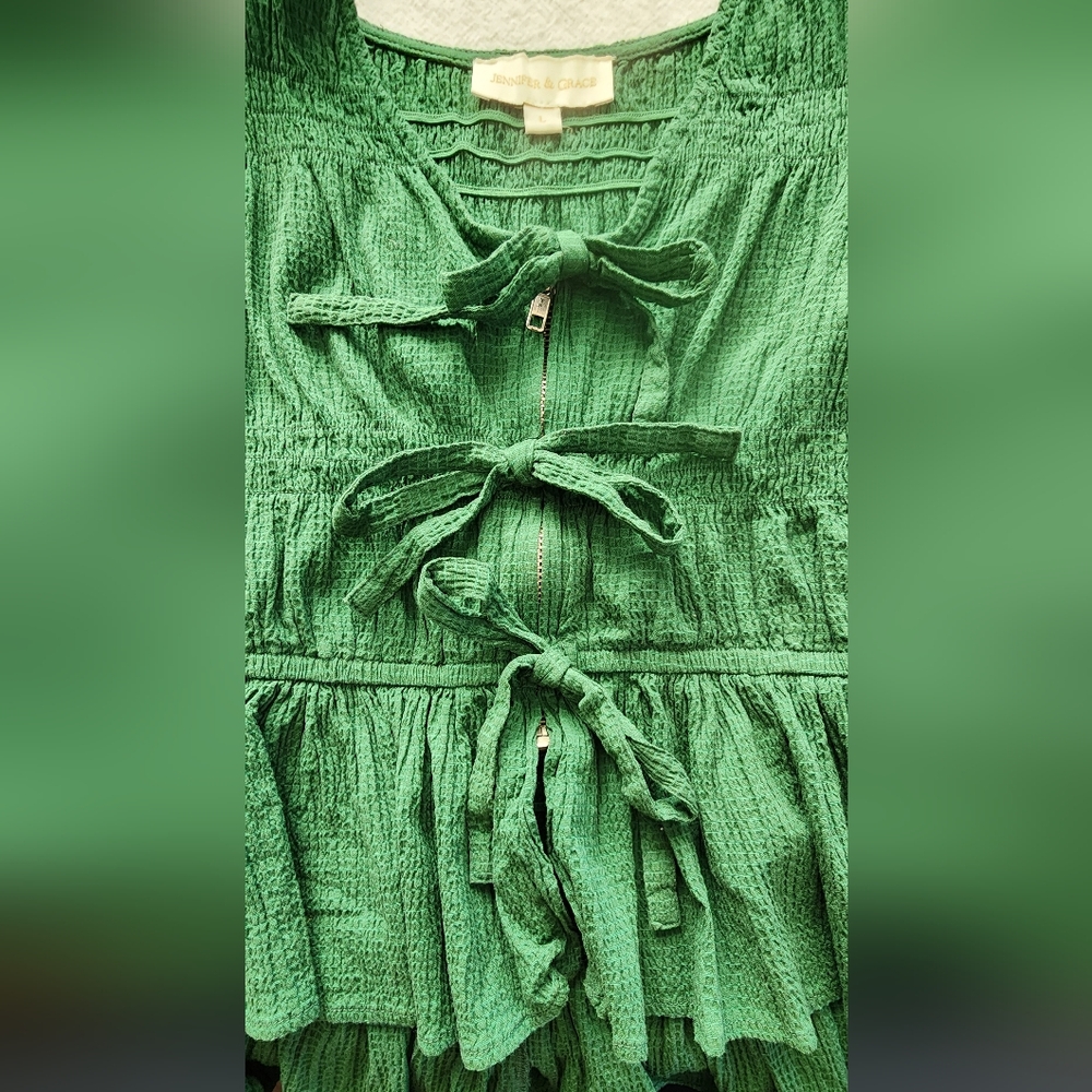Jennifer & Grace Green Textured Ruched Peplum Top Size L – Short Sleeve Zip - Picture 2 of 6